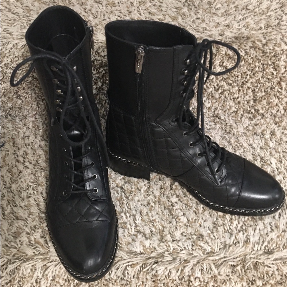 Vince Camuto Joanie Round Toe Leather Mid Calf Boot w/Chain Detail - Sz 9.5M EUC